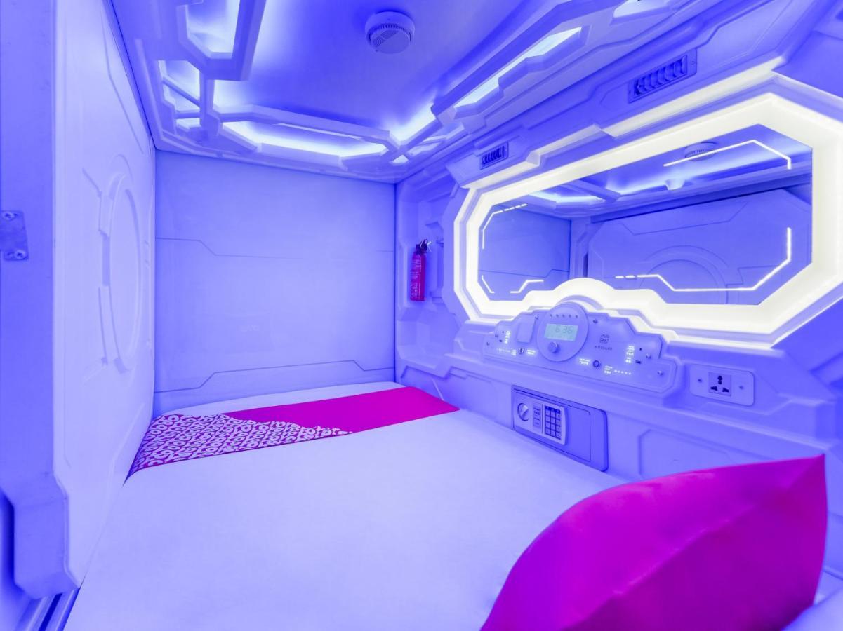 Oyo 89635 Modular Langkawi Capsule Hotel Padang Mat Sirat Exterior foto